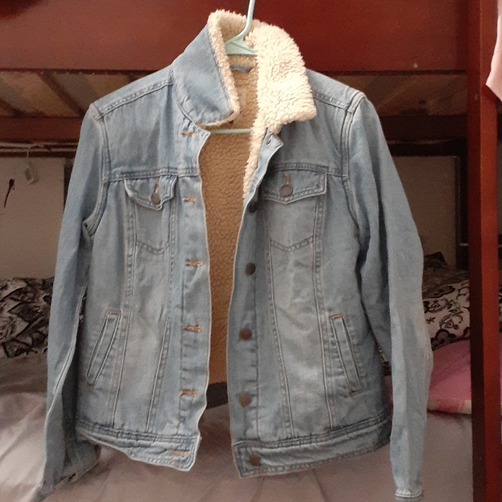 A universal thread freeborn jacket